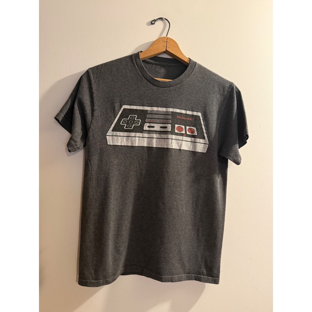 Nintendo NES Controller Graphic T-Shirt Mens Medium Gray Retro Gaming Tee